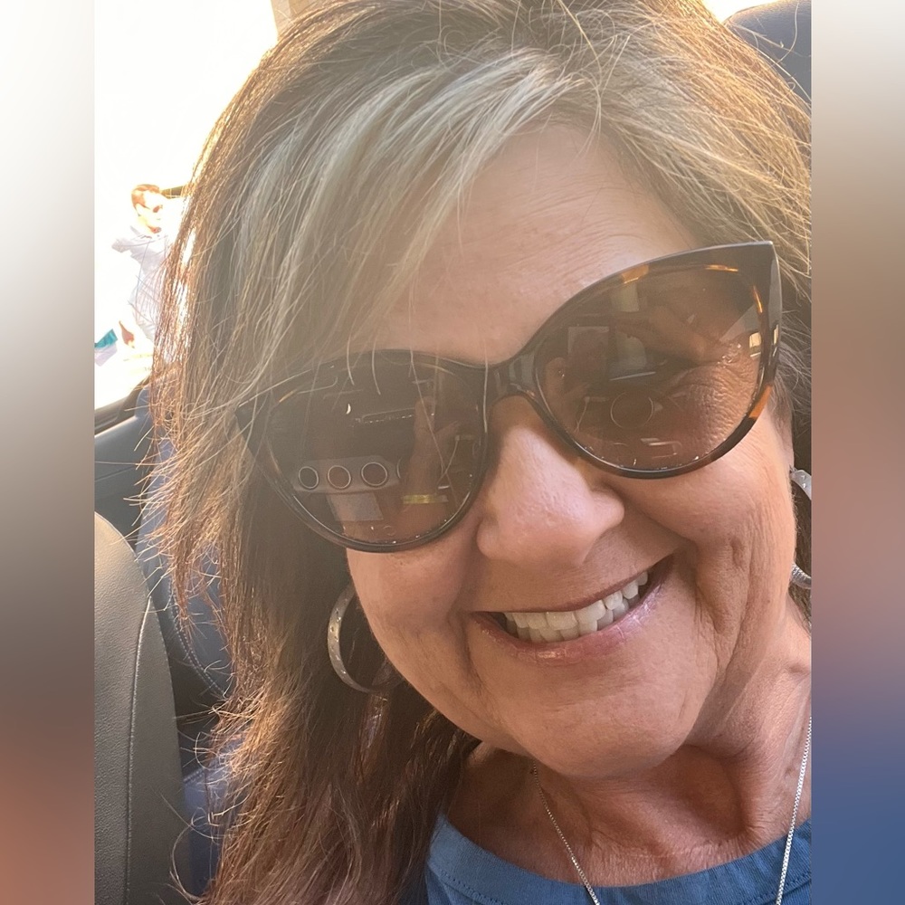 Hello and thank you for checking out my closest!